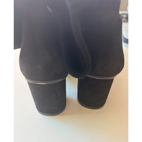 STUART WEITZMAN Margot Bootie BLACK STRETCH Suede Size 10 Retails $625 - Picture 4 of 5